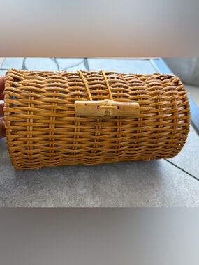 Lilly Pulitzer Woven Rattan Clutch/Sunglass case in Natural Tan